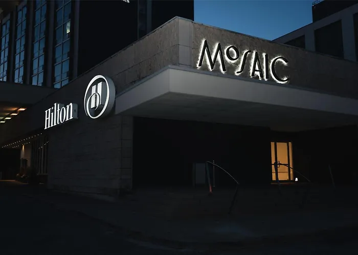 Hilton Toronto Airport Hotel & Suites